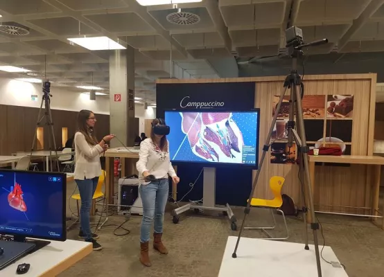 Bild: Neues Virtual Reality-Labs für Medizinstudierende: Lernen mit Cyber-Herz und virtuellem Darm