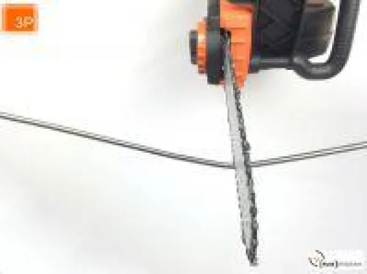 Bild: Fuse Chicken zeigt stahlharte Titan Kabel auf der IFA