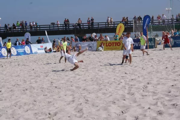 Heißes Beachsoccerwochenende am 8. und 9. Juni in Scharbeutz Bild: Heißes Beachsoccerwochenende am 8. und 9. Juni in Scharbeutz