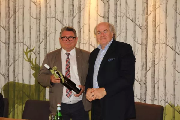 Bild: L’Art de Vivre Residenzen: Sternekoch Hans Stefan Steinheuer neuer Präsident