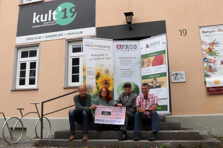 Bild: Ergotherapie Team Weckmann, kidKG und APROS spenden Euro 1200 an das kult‘19 in Eningen