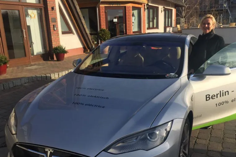 Bild: GreenLine Hotels auf Spritztour mit TESLA und beenden das Jahr mit nachhaltigen Synergietagen