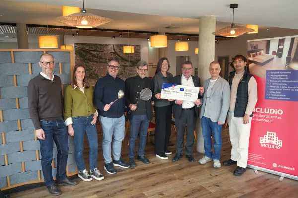 Bild: CSP Intelligence GmbH unterstützt Inklusionshotel INCLUDiO mit 2.000 €