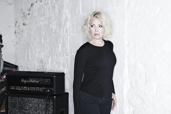Bild: Stars für AIDAsol. Kim Wilde, OMD und John Miles feiern Schiffstaufe in Kiel
