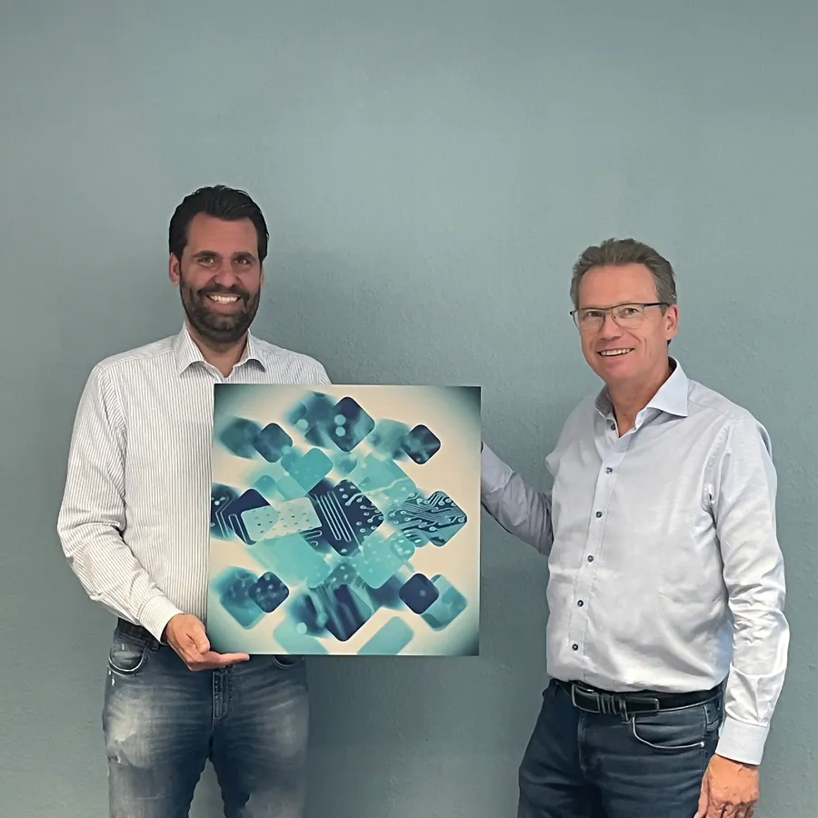 v.l.n.r.: Christopher Decker (CEO citadelle systems AG), Uwe Hofmann (Geschäftsführer masterplan IT) (© citadelle systems)