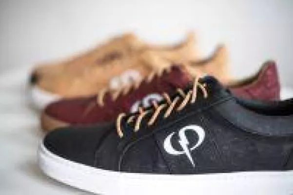 PHINOMEN launcht neue Trendserie seiner nachhaltig produzierten Kult-Sneaker aus Kork Bild: PHINOMEN launcht neue Trendserie seiner nachhaltig produzierten Kult-Sneaker aus Kork
