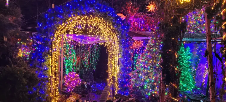 Das Weihnachtshaus in Olching mit neuer Show Bild: Das Weihnachtshaus in Olching mit neuer Show