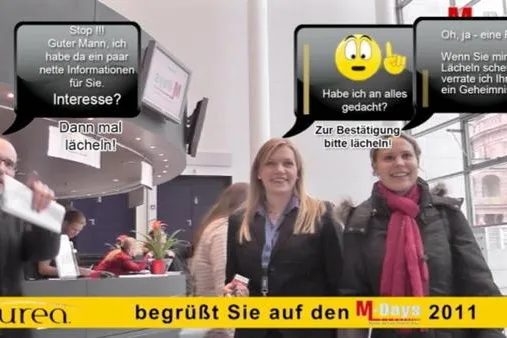 Bild: Ein Lächeln sagt mehr als Worte: interaktives Display mit Mimik-Steuerung