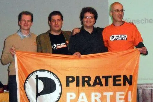 Piraten gründen Bezirksverband in Tübingen Bild: Piraten gründen Bezirksverband in Tübingen