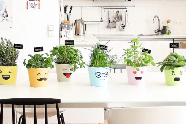Bild: Facepot Emoji-Blumenübertöpfe neu im Red Dot Shop