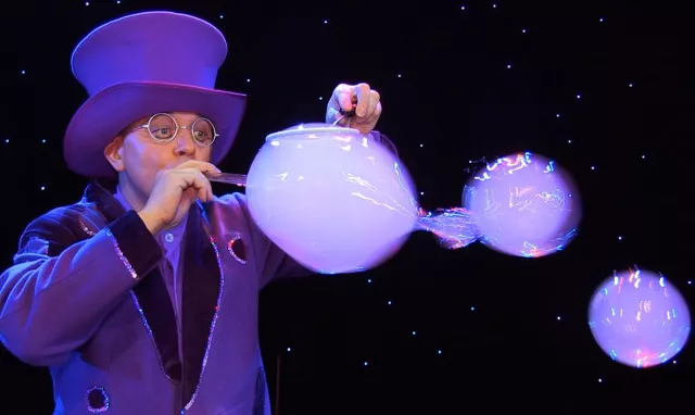 Unvergessliche Weihnachtsfeier dank gebuchter Künstler Bild: Unvergessliche Weihnachtsfeier dank gebuchter Künstler