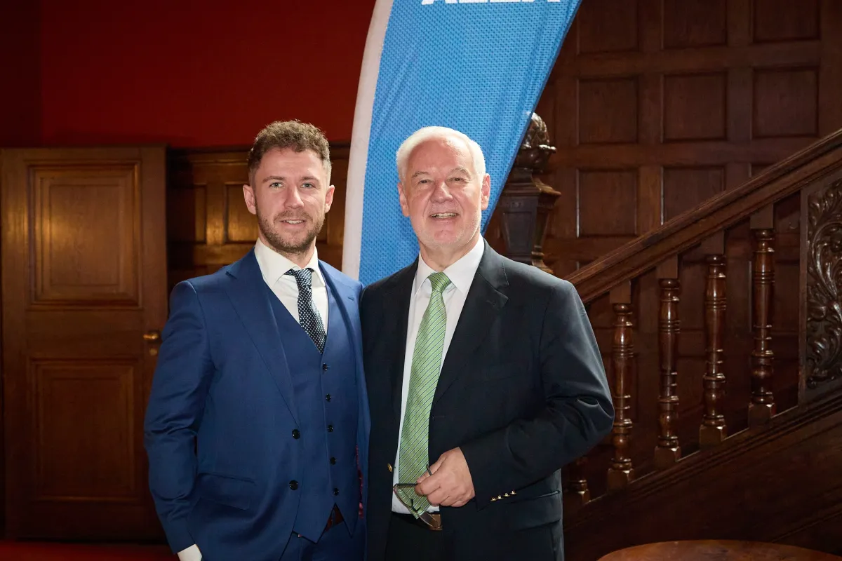 Jan-Niklas mit Vater Thomas M. Reimann (© Thomas Dickhardt-Wagner)