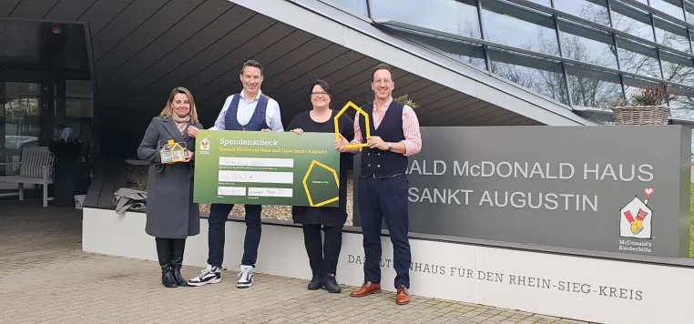 Tanzhaus Bonn spendet 4.000 Euro für den guten Zweck Bild: Tanzhaus Bonn spendet 4.000 Euro für den guten Zweck