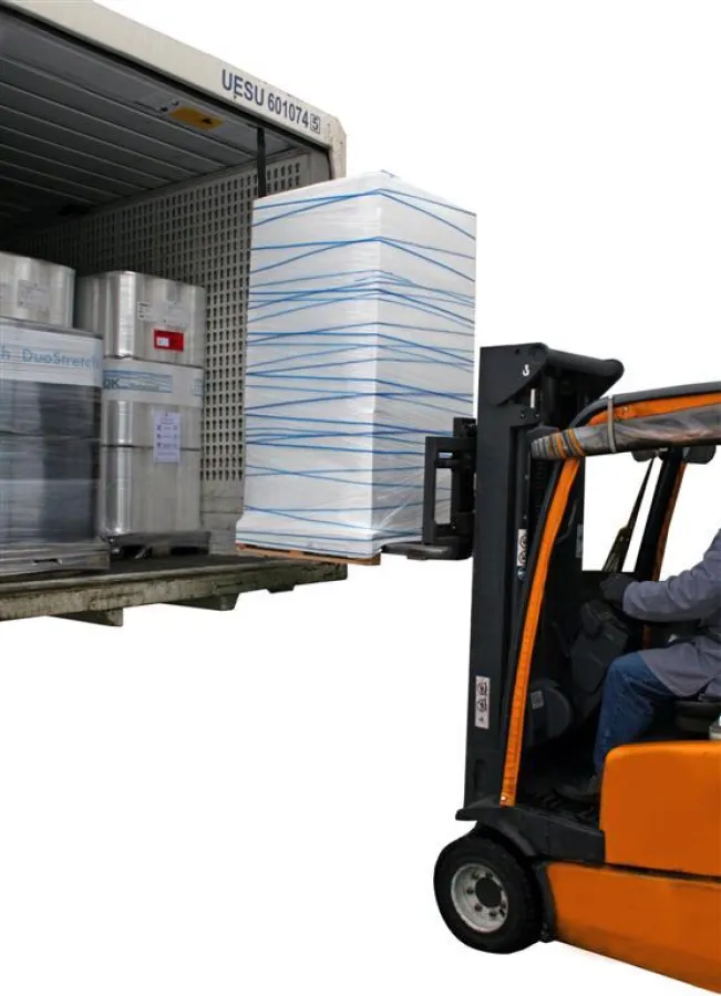 Ladungssicherung in Perfektion – Souveräne Palettenstabilität durch die stabilisierende Netzstruktur der DDK-Folie (Doppelkante wurde zur Verdeutlichung farblich hervorgehoben)