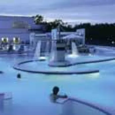 Bild: Thermen in Bayern – da sprudelt das Leben im Bayerischen Golf – und Thermenland