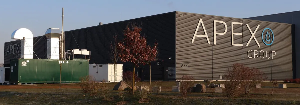 Aufbau des BHKW bei der APEX Energy Teterow GmbH