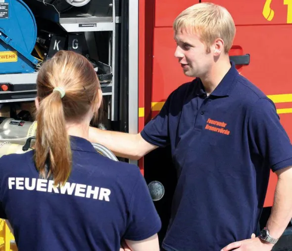 Sommerzeit – T-Shirt-Zeit für Feuerwehren - Worauf Feuerwehren bei der Anschaffung achten sollten Bild: Sommerzeit – T-Shirt-Zeit für Feuerwehren - Worauf Feuerwehren bei der Anschaffung achten sollten