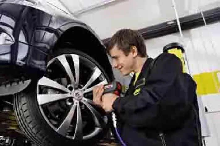 Auf Nummer Sicher gehen mit Sommerreifen Bild: Auf Nummer Sicher gehen mit Sommerreifen