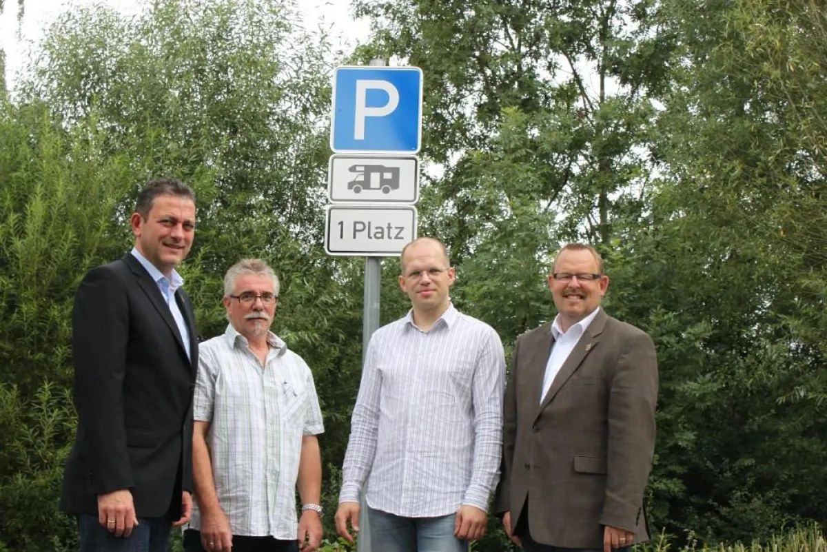 Bürgermeister Ingo Teimann, Michael Erkeling (Pressesprecher), Gerwin Pangert (Vorsitzender), Wirtschaftsförderer Detlev Westphal