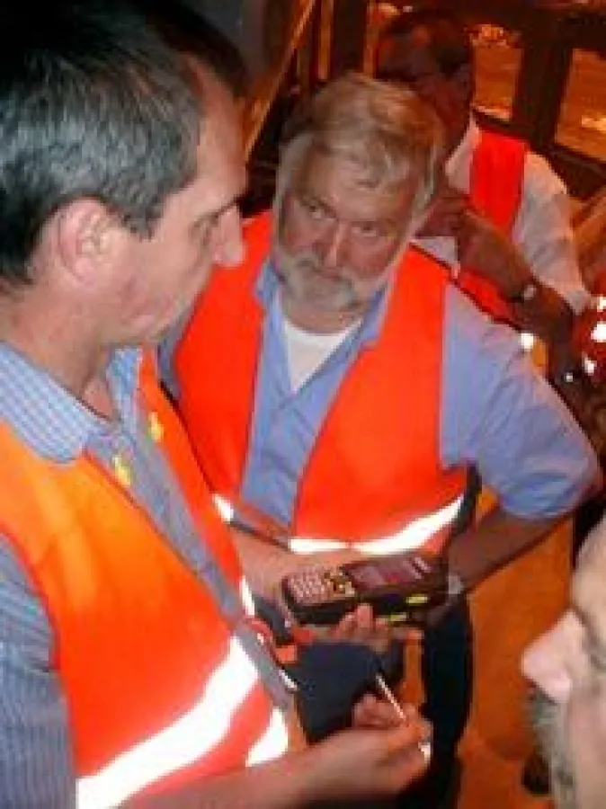 T. Rauch (Rheinpapier) bei der Live -Demo der mobilen Instandhaltung