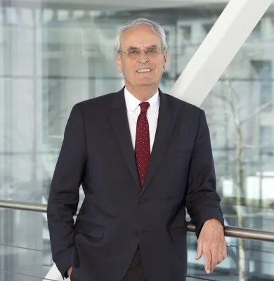 Prof. Dr. Klaus Höffken verlässt das UKD zum Jahresende Bild: Prof. Dr. Klaus Höffken verlässt das UKD zum Jahresende