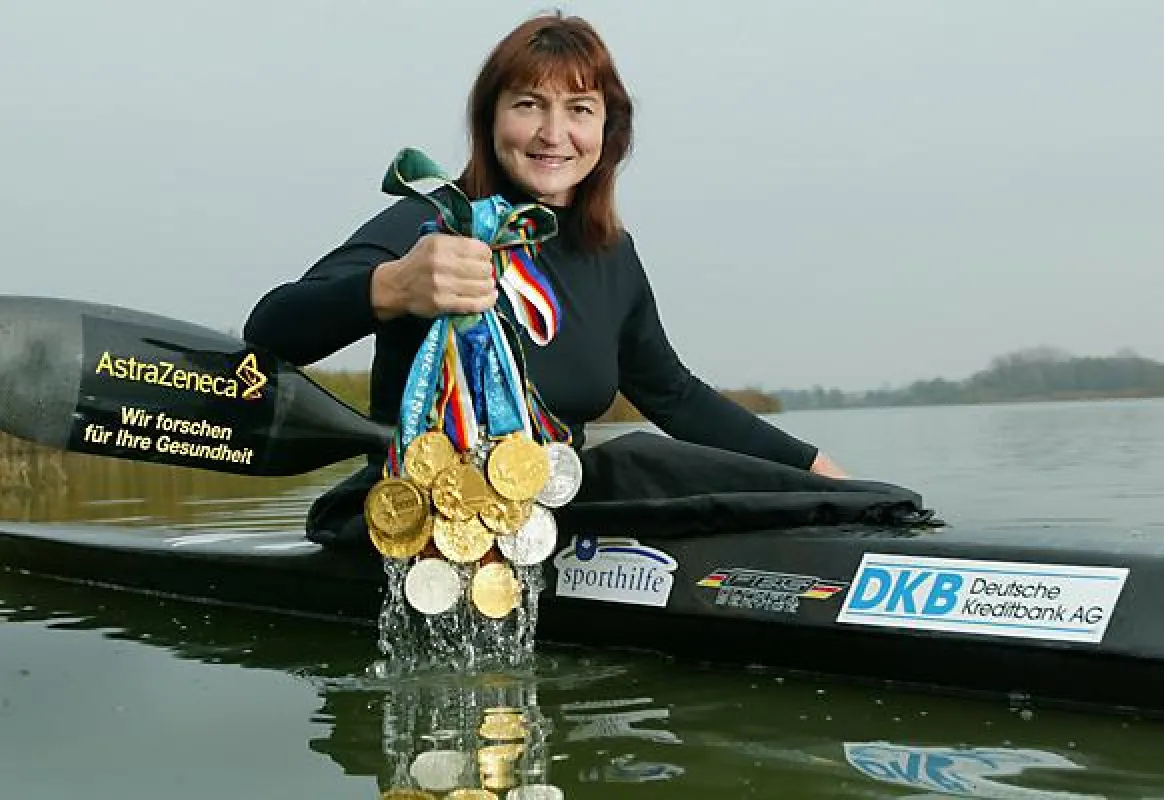 Birgit Fischer, achtfache Kanurennsport-Olympiasiegerin, ist jetzt für Apedos-Training am Start. Foto: Camera 4 Fotoagentur