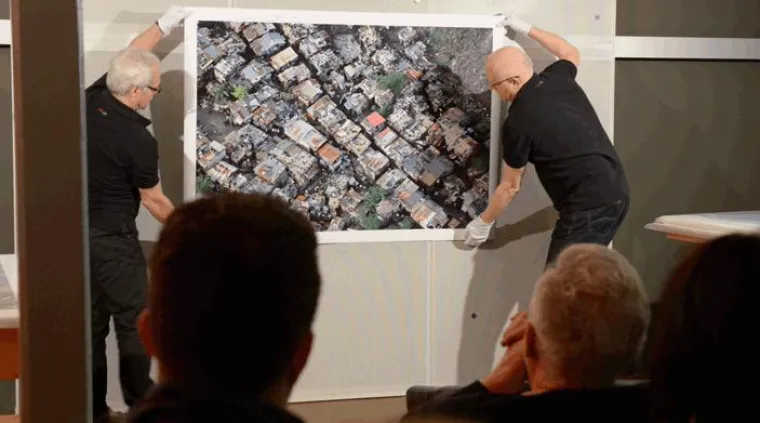 Pionier der Flugbildfotografie übergibt Werke an The Global Fine Art GmbH Bild: Pionier der Flugbildfotografie übergibt Werke an The Global Fine Art GmbH