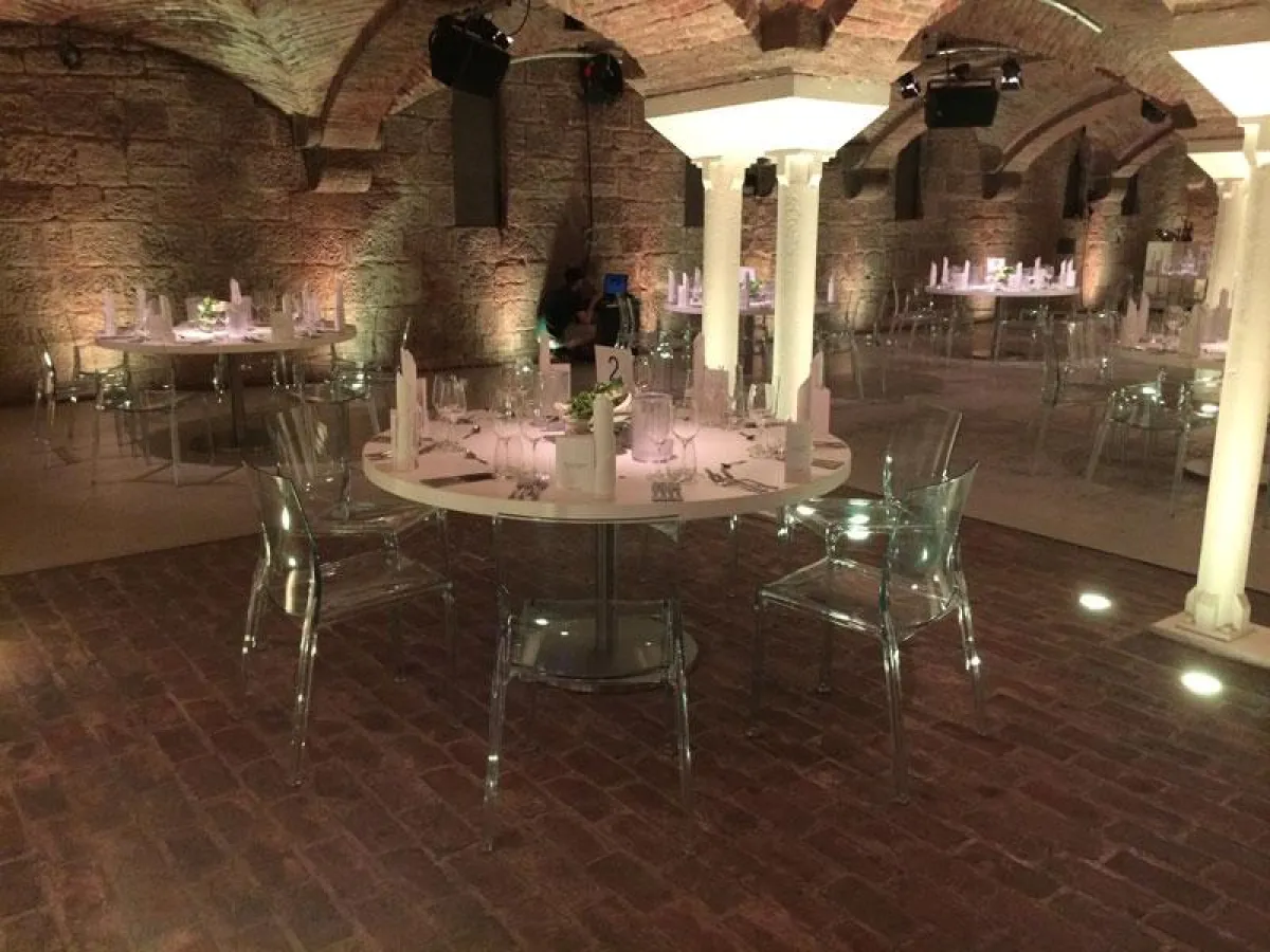 Abendveranstaltung in der Weinkirche Kassel (Foto: LENZevents, frei zur Veröffentlichung bei Namensn