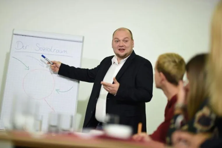 Bild: Bildungsprogramm 2020 der Akademie Schloss Liebenau erschienen