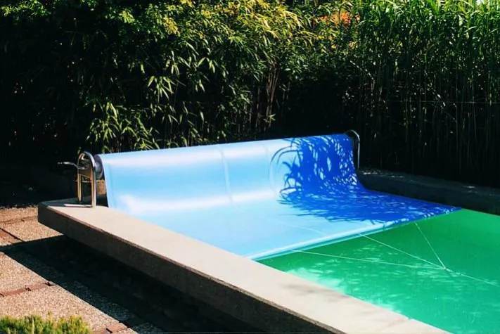 Bild: Pool Sicherheit durch Pool Abdeckung