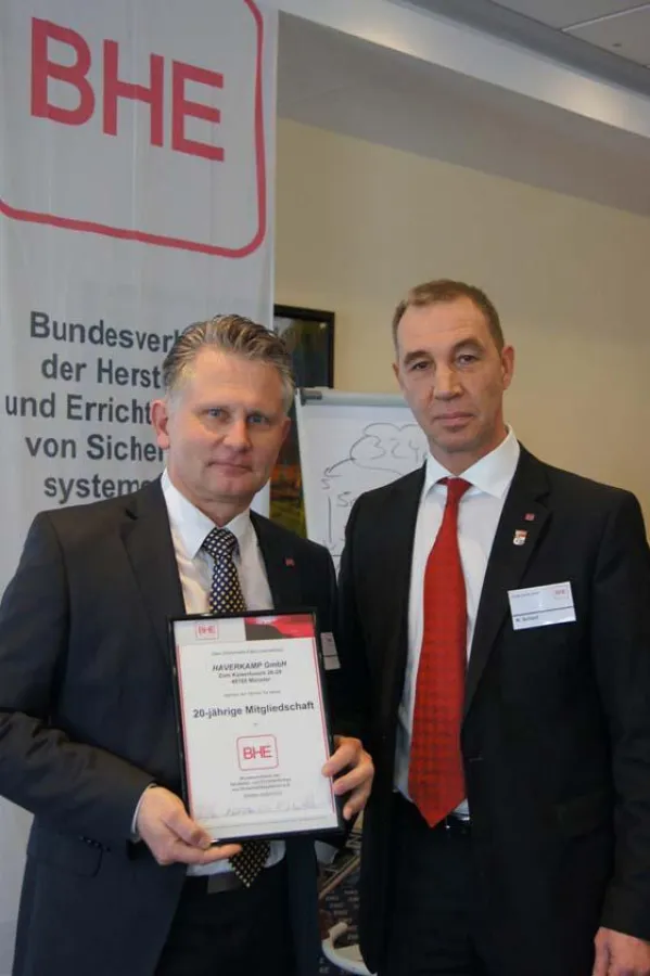 Roland Popp, HAVERKAMP Gmbh (links), Norbert Schaaf, BHE (rechts)