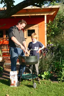 Bild: Grillprofi: Sommer, Sonne, Grillvergnügen - heiße Tipps für den sicheren Genuss
