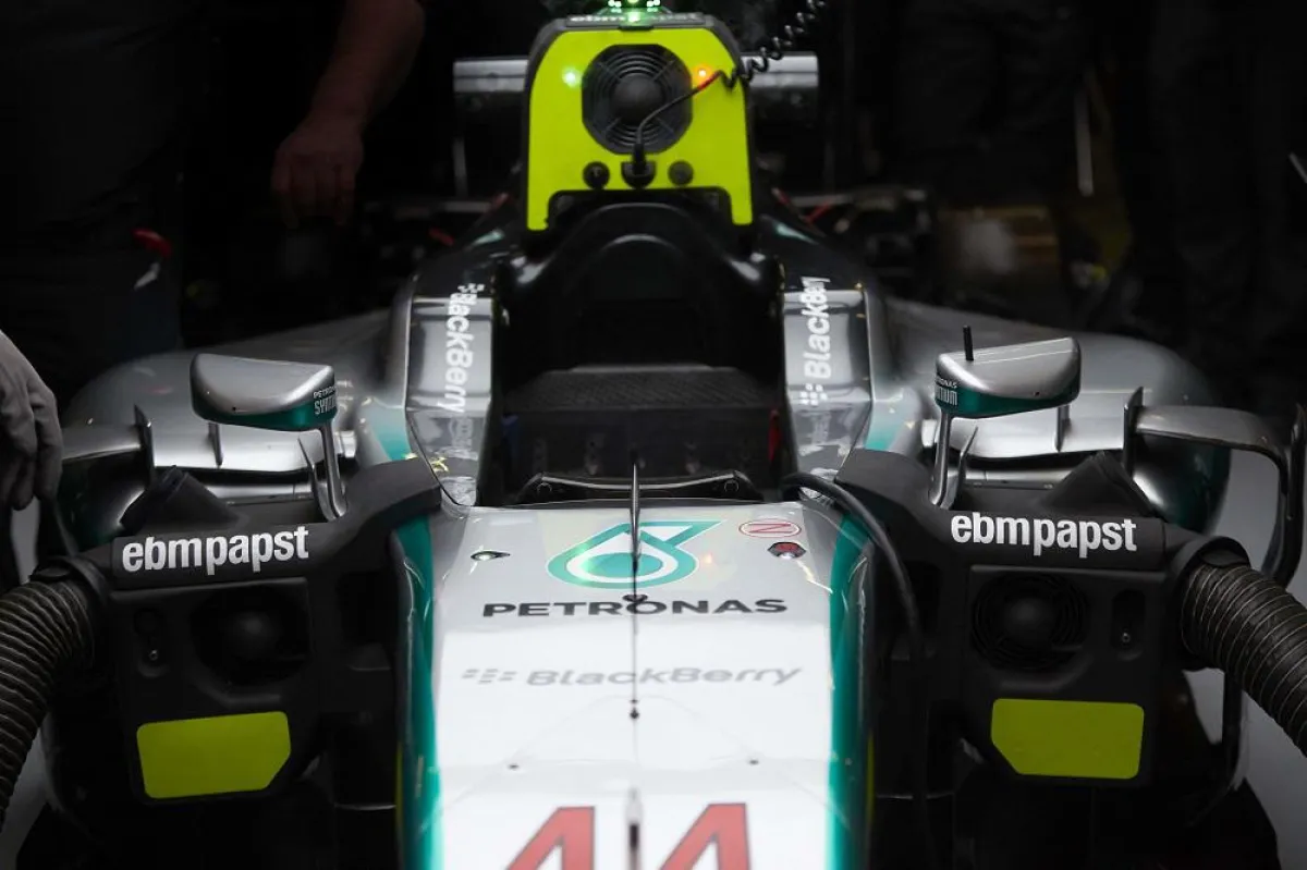 ebm-papst Ventilatoren kühlen den neuen F1 W06 Hybrid-Rennwagen