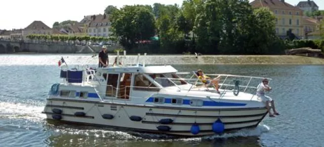 Bild: Hausbooturlaub – Zwischen Abenteuer und Entspannung