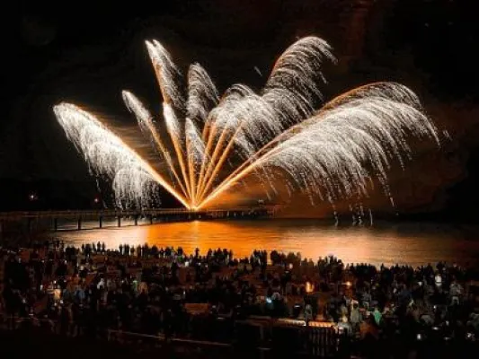 Bild: Feuerwerk für Augen und Ohren
