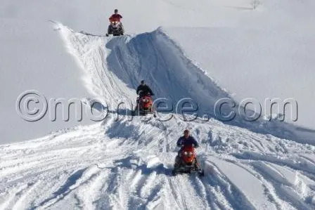 Bild: skidoo-snowmobile.com: Snowmobile fahren als Firmenevent
