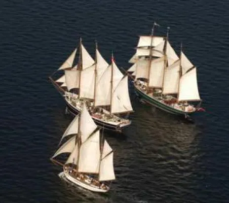 Bild: Internationales Traditionsseglertreffen in Apenrade/Dänemark – Shanty-Chor Schleswig beim Festakt dabei