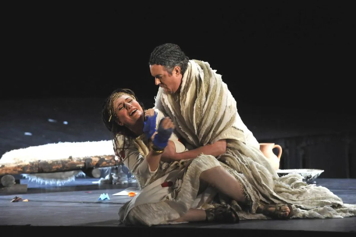 Peter Konwitschny inszeniert Glucks