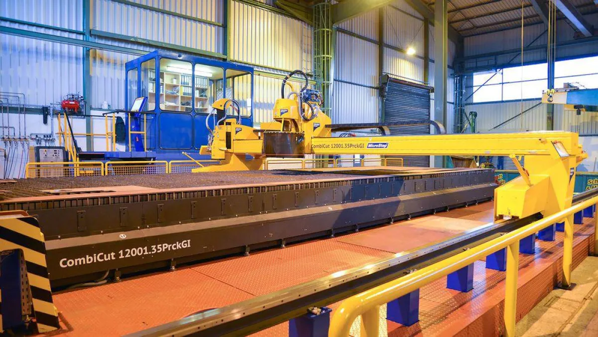 Die Peters Werft investierte in eine Plasmaschneidanlage der CombiCut Baureihe von MicroStep