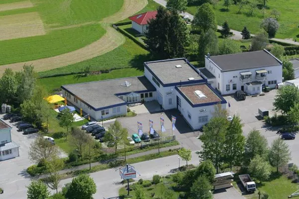 Seit einem Vierteljahrhundert sympathisch auffallen Bild: Seit einem Vierteljahrhundert sympathisch auffallen