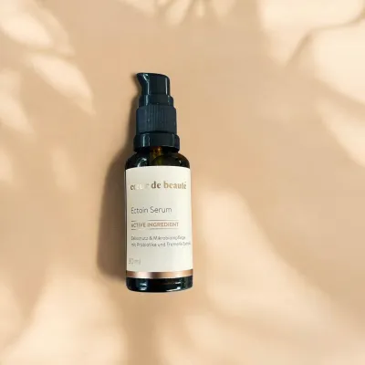 Bild: Beruhigende Hautpflege für sensible Haut: Das neue Ectoin Serum von cœur de beauté