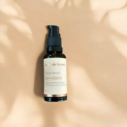 Beruhigende Hautpflege für sensible Haut: Das neue Ectoin Serum von cœur de beauté Bild: Beruhigende Hautpflege für sensible Haut: Das neue Ectoin Serum von cœur de beauté