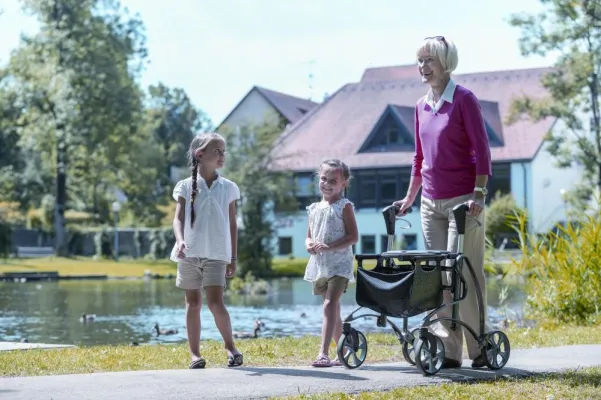 Rollator Dolomite Jazz gewinnt red dot design award „Product Design 2013“ Bild: Rollator Dolomite Jazz gewinnt red dot design award „Product Design 2013“