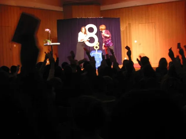 Bild: Volles Haus beim achten Weltwunder