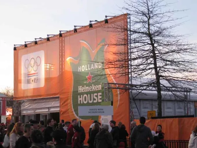 Bild: Neptunus baut temporäre Gebäude für die Olympischen Winterspiele 2010