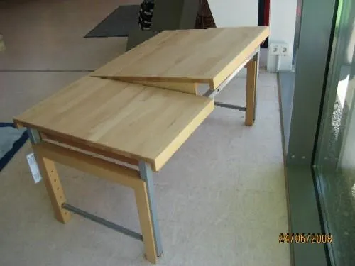 Bild: Ein Schreibtisch vom Kindergarten bis zum Abitu. Von 50-75 cm Oberkante