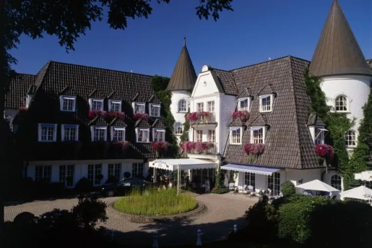 Bild: Wachtelhof-Küchenchef Daniel Rundholz kocht an Bord von MS HANSEATIC