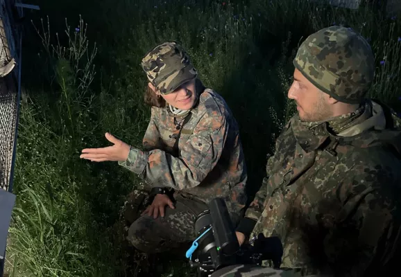 Bild: YouTuber Aljosha Muttardi und die Tierrechtsorganisation ANINOVA retten Fuchsfamilie von polnischer Pelzfarm  