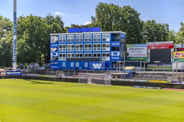 SV Meppen erweitert VIP-Tower mit zusätzlichen ELA Containern Bild: SV Meppen erweitert VIP-Tower mit zusätzlichen ELA Containern