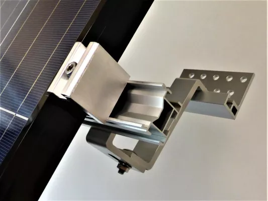 T.Werk erweitert seine PV-Montagelösungen für Schrägdächer Bild: T.Werk erweitert seine PV-Montagelösungen für Schrägdächer